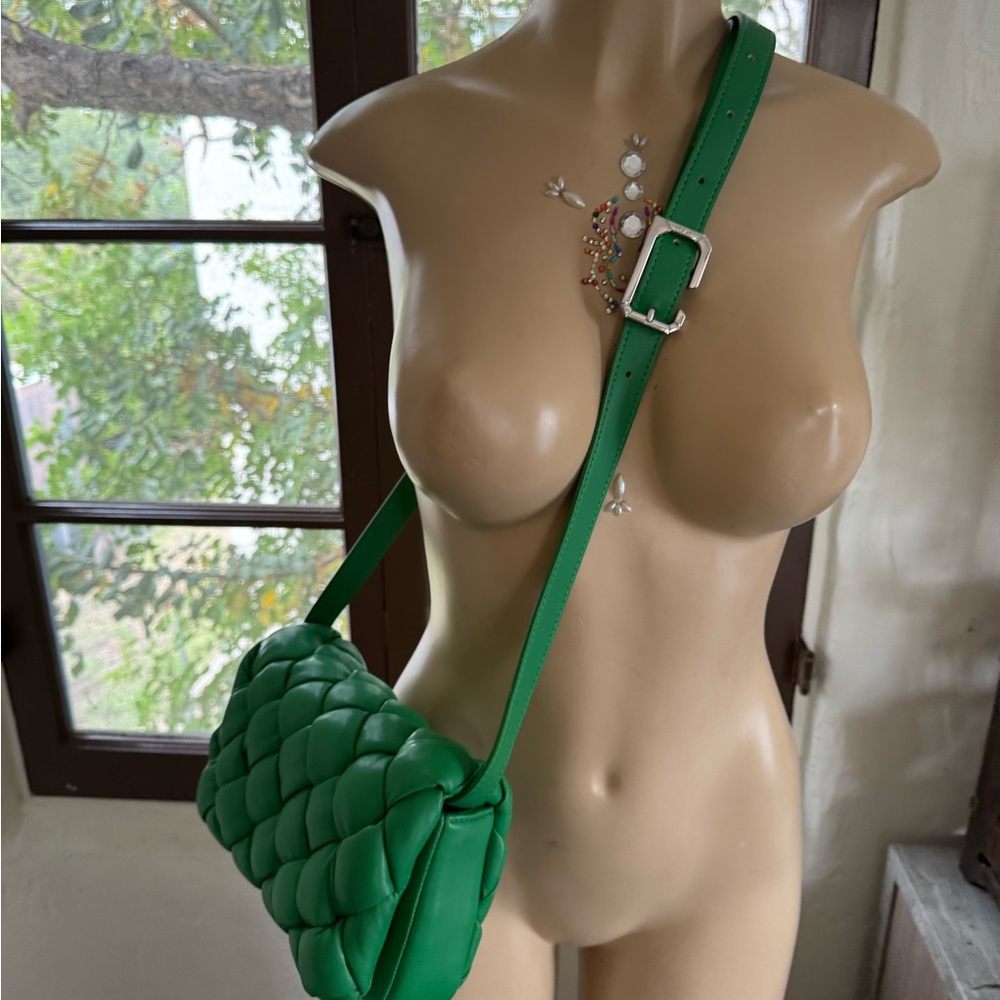 JW PEI Green Quilted Puffy Crossbody Bag - Picture 6 of 15